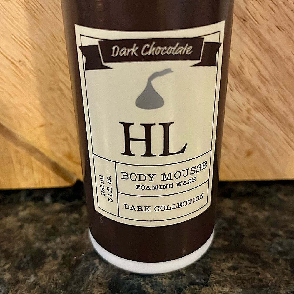 Foaming Body Wash in Dark Chocolate Scent